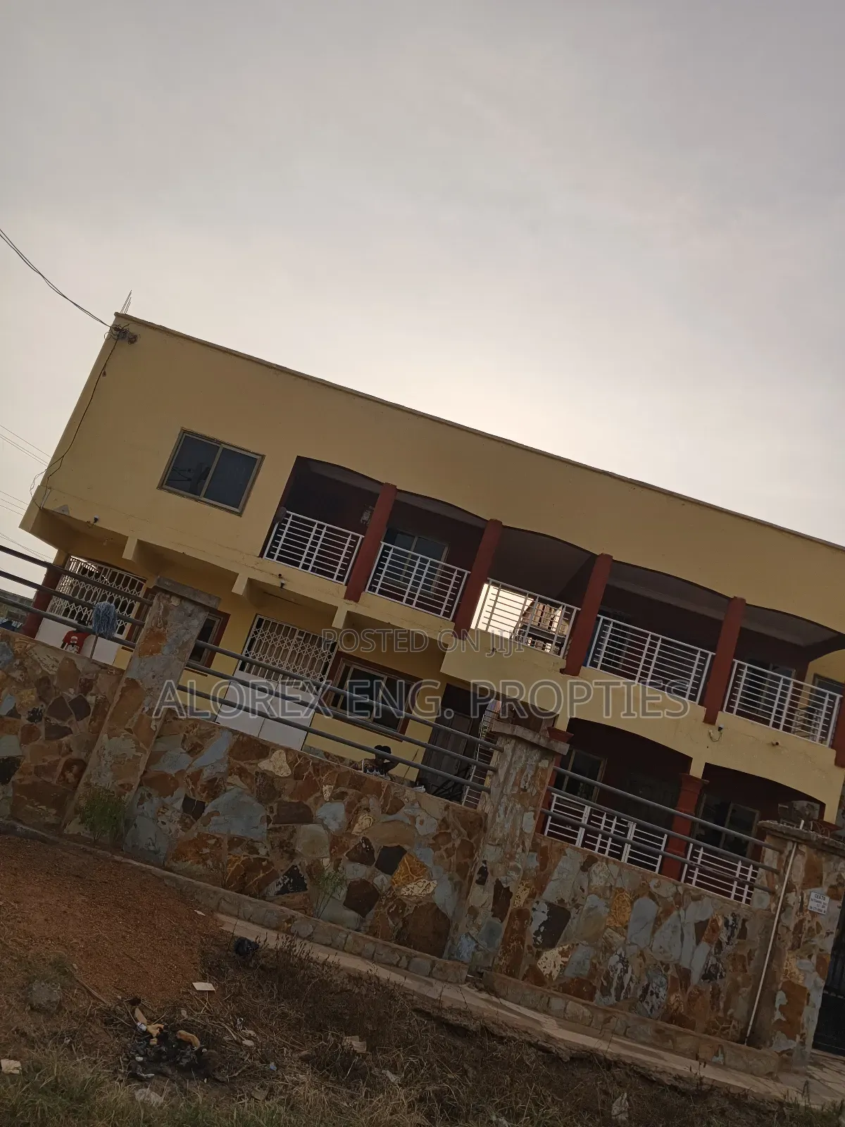 2bdrm Apartment in Amanfro, Frafraha for rent in Frafraha