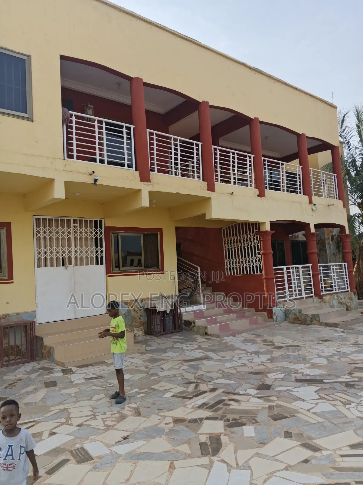 2bdrm Apartment in Amanfro, Frafraha for rent in Frafraha