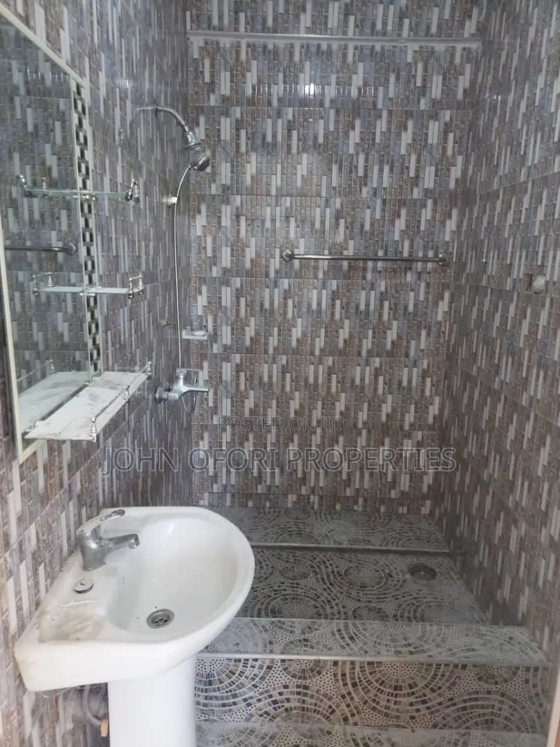 1bdrm Apartment in Emena Hospital, Kumasi Metropolitan for rent in Kumasi Metropolitan