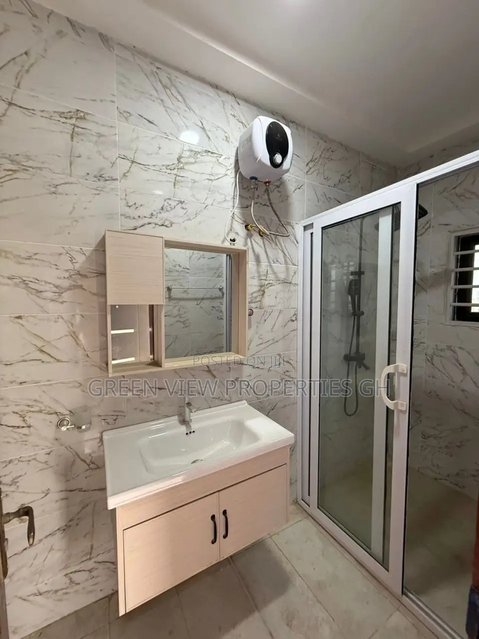 4bdrm Duplex in Haatso for sale in Haatso