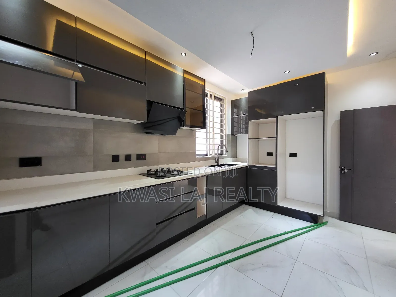 4bdrm House in Pokuase for sale in Pokuase