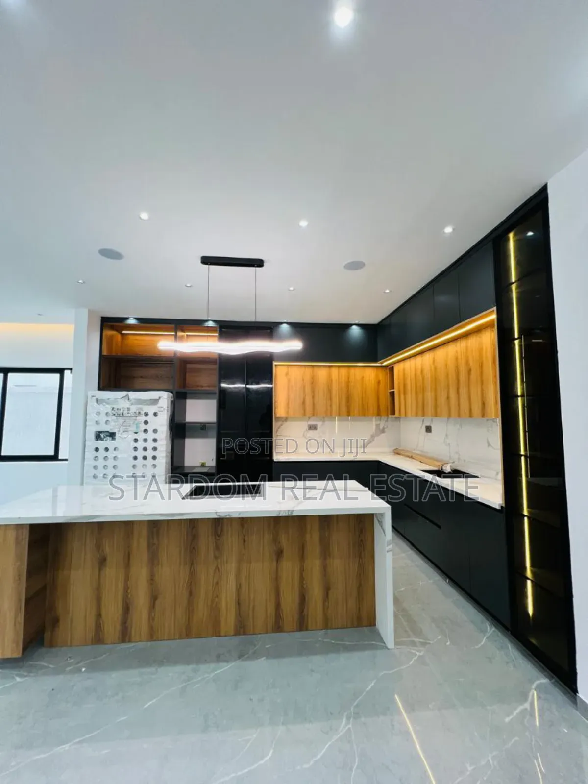 4bdrm Duplex in Ashaley Botwe, Little Roses Area for sale in Little Roses Area