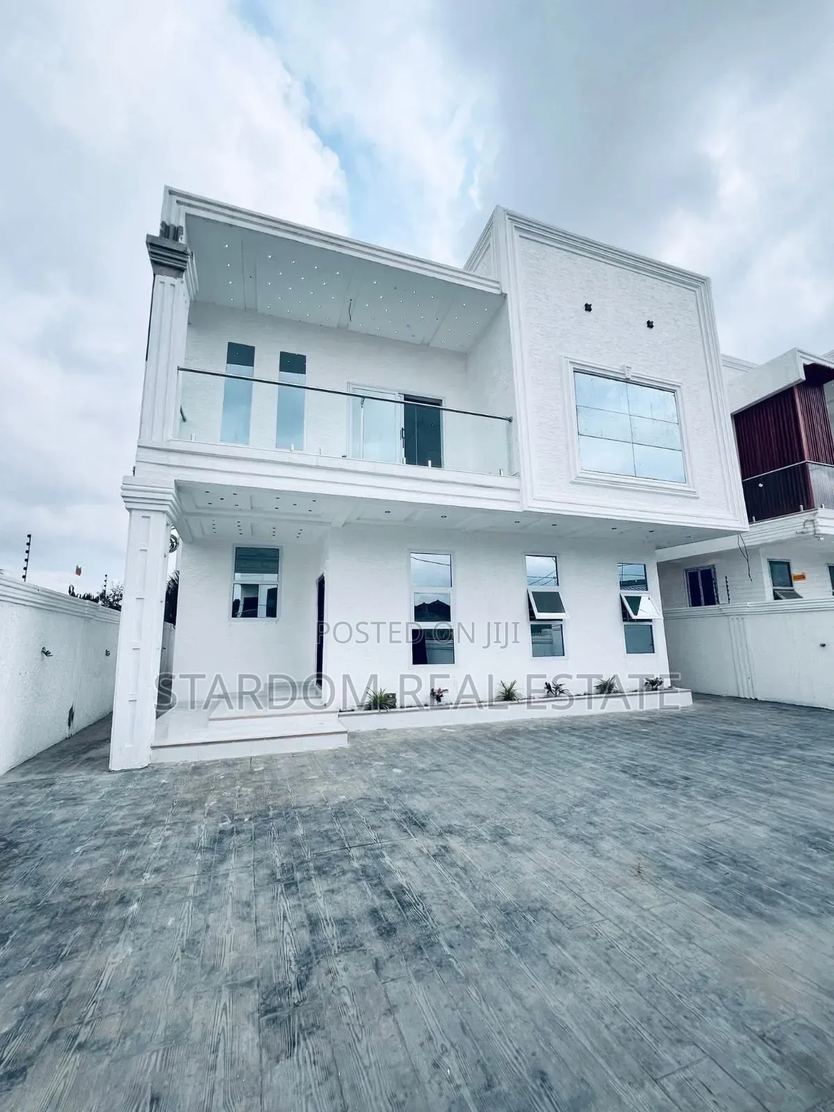 4bdrm Duplex in Ashaley Botwe, Nmai-Dzorn for sale in Nmai-Dzorn