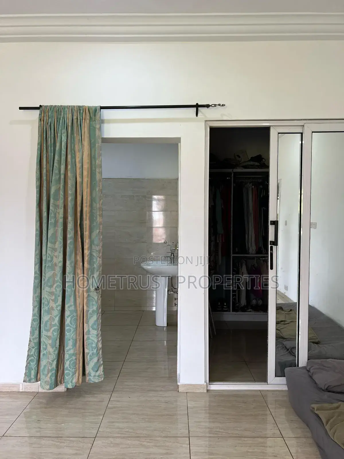 5bdrm Mansion in Aburi for sale in Aburi