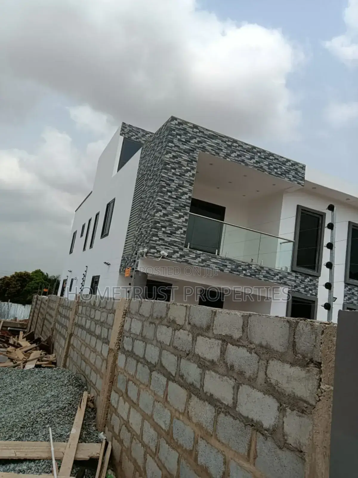 4bdrm Duplex in Ablekuma, Pentecost for sale in Pentecost