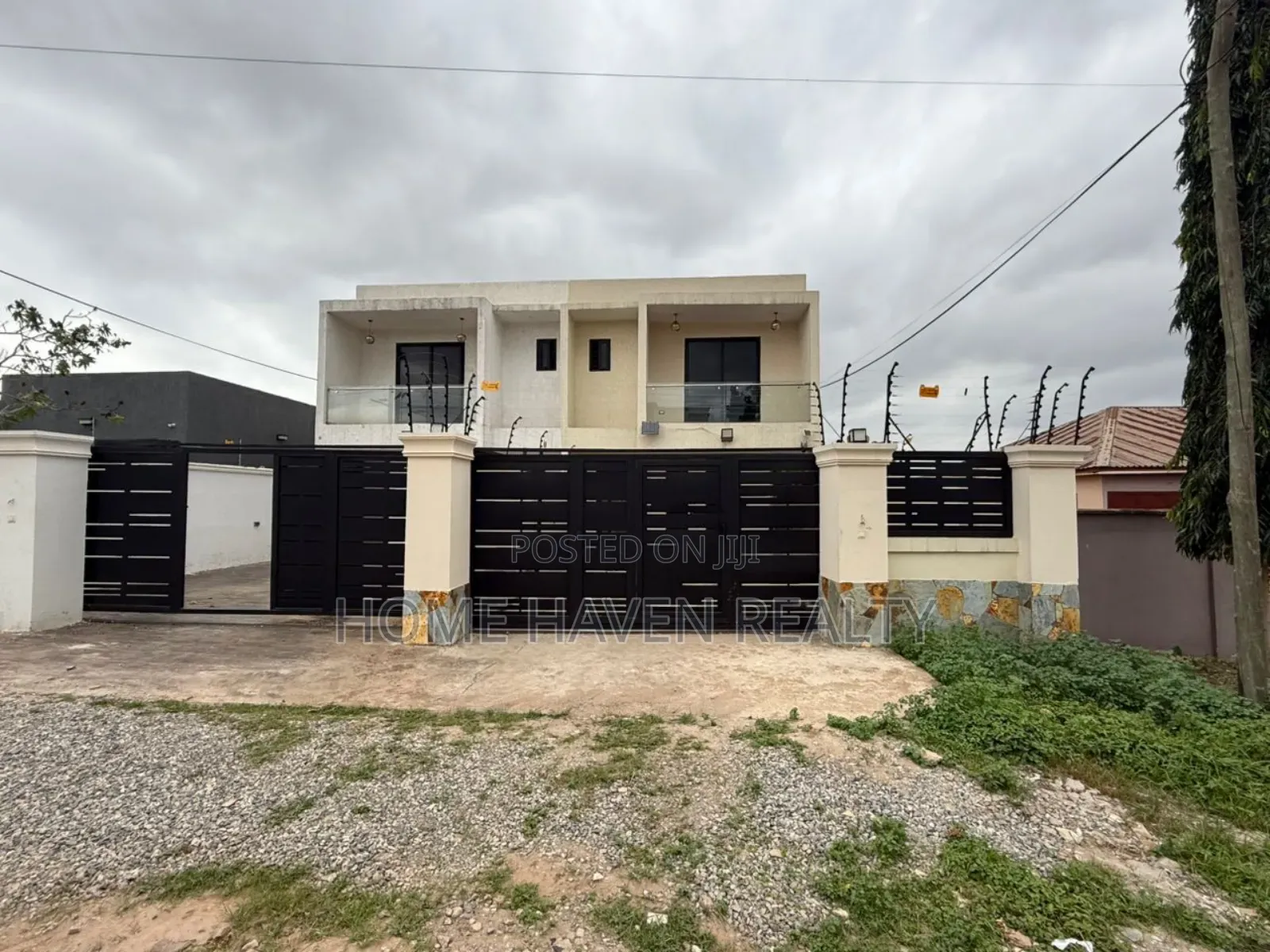 3bdrm House in Ashongman Estate, Police Station for sale in Police Station