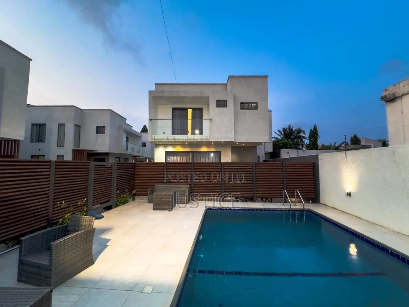 Furnished 3bdrm Townhouse / Terrace in Dzorwulu for rent in Dzorwulu