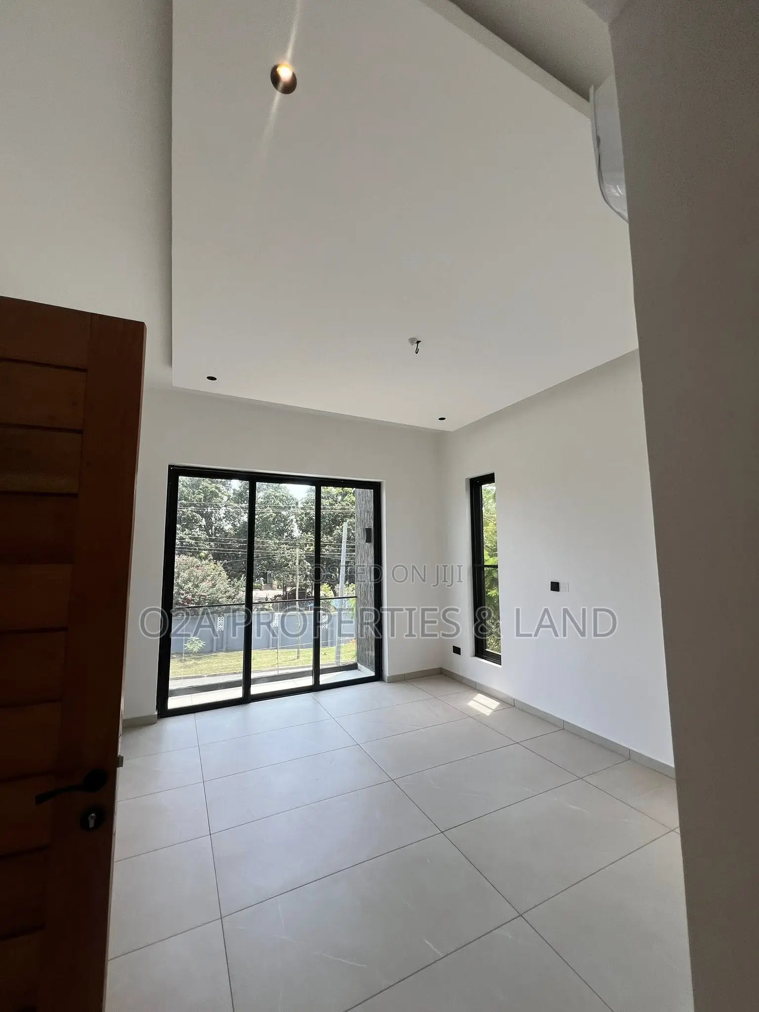 4bdrm House in East Legon, A&C Mall Area for sale in A&C Mall Area