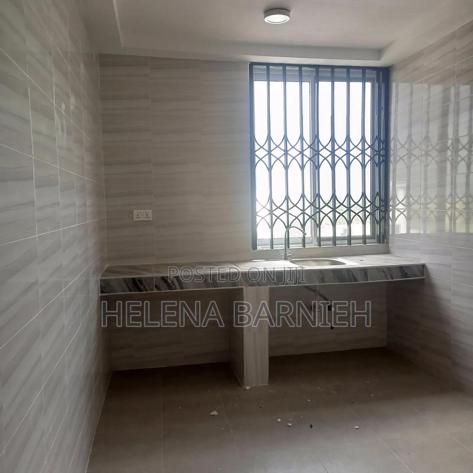 3bdrm Apartment in Helena Estate Agency, The Mall for rent in The Mall