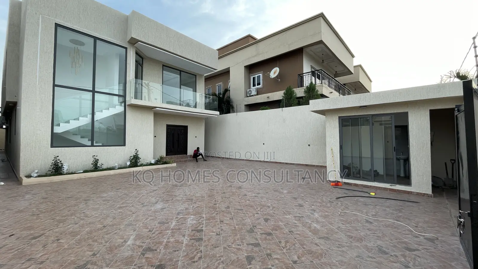 4bdrm House in Ogbojo, East Legon for sale in East Legon