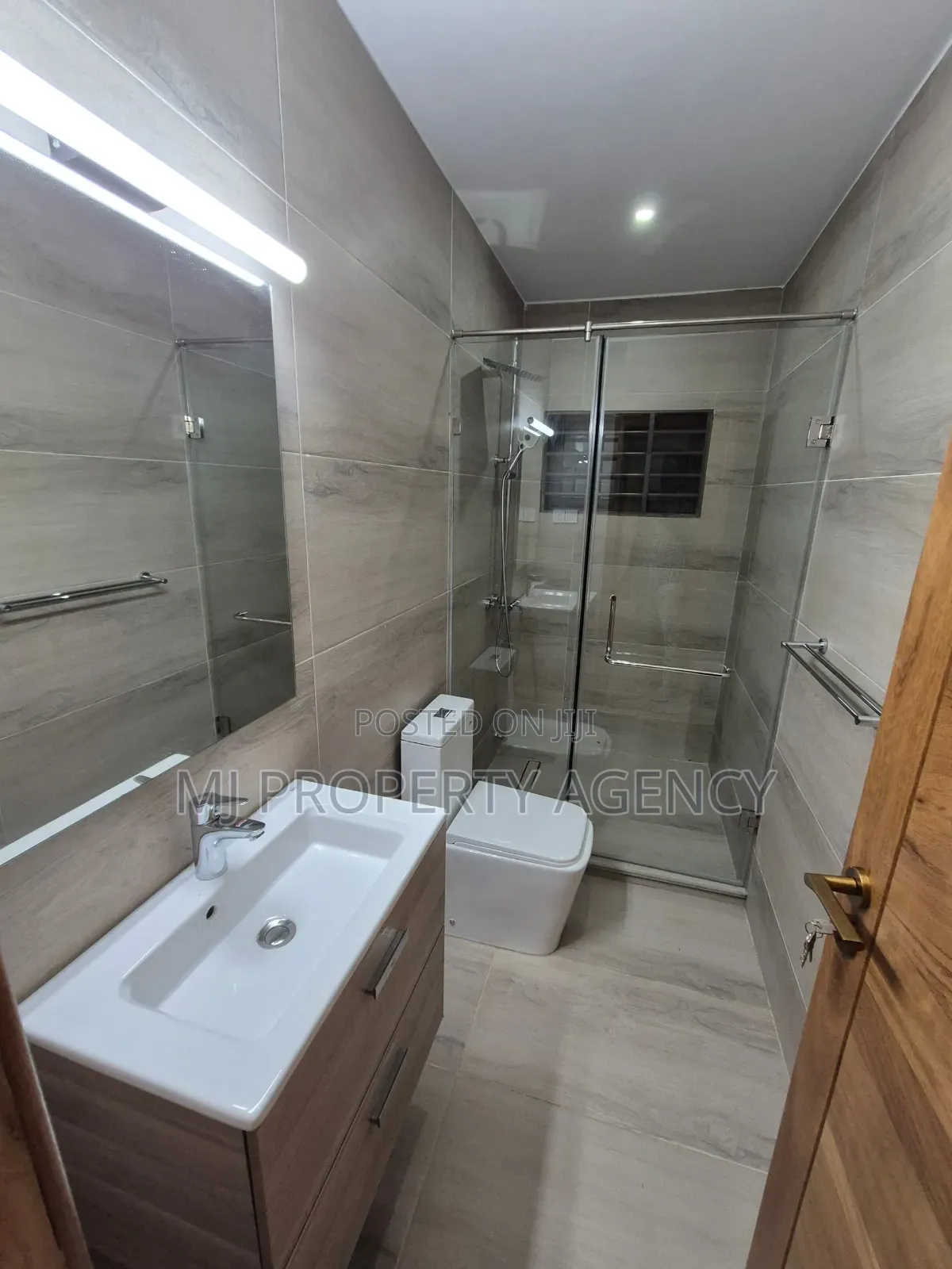 2bdrm Apartment in East Legon Hill, American House for rent in American House