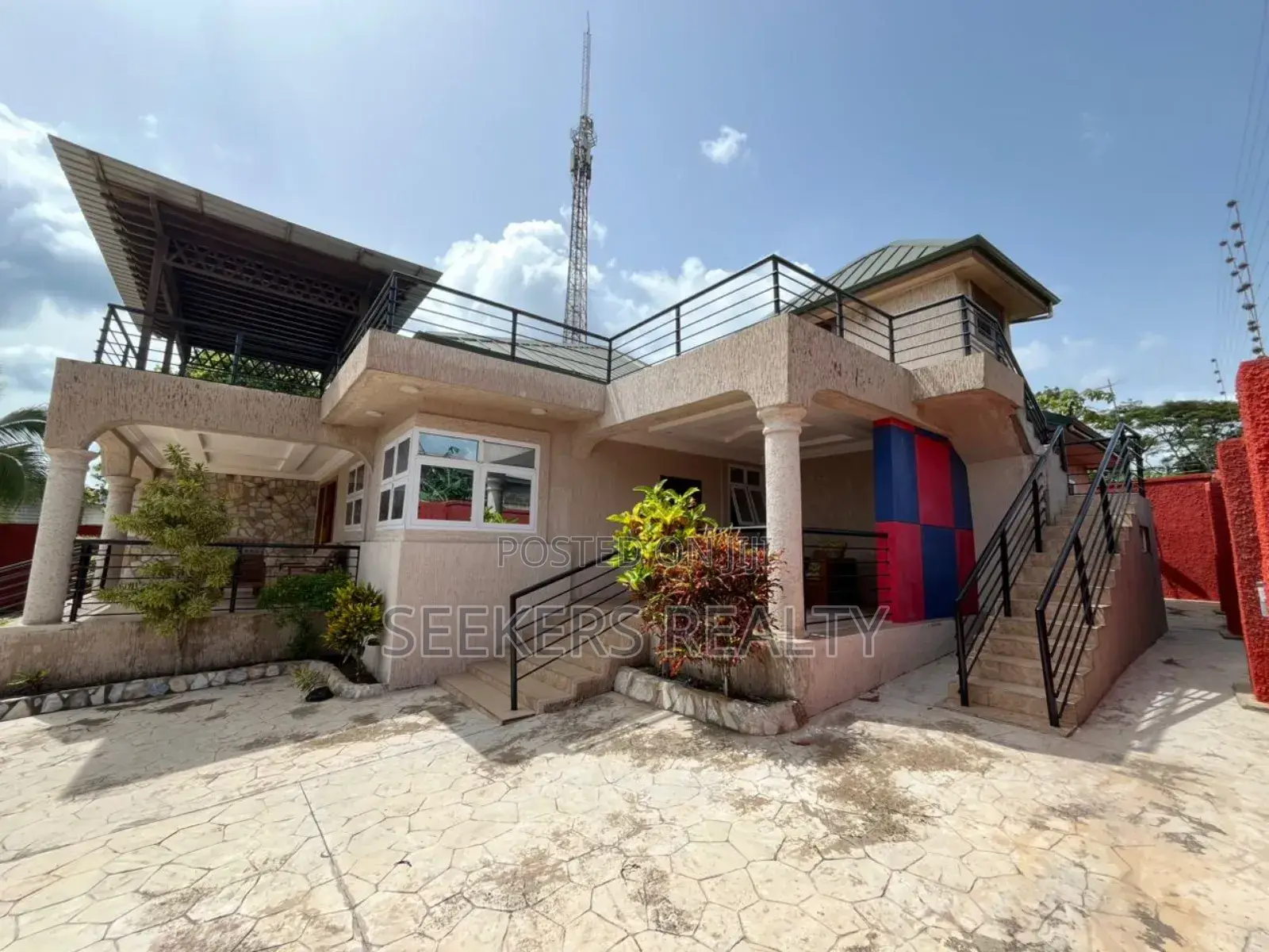 4bdrm House in Seekers Realty, Aburi for sale in Aburi