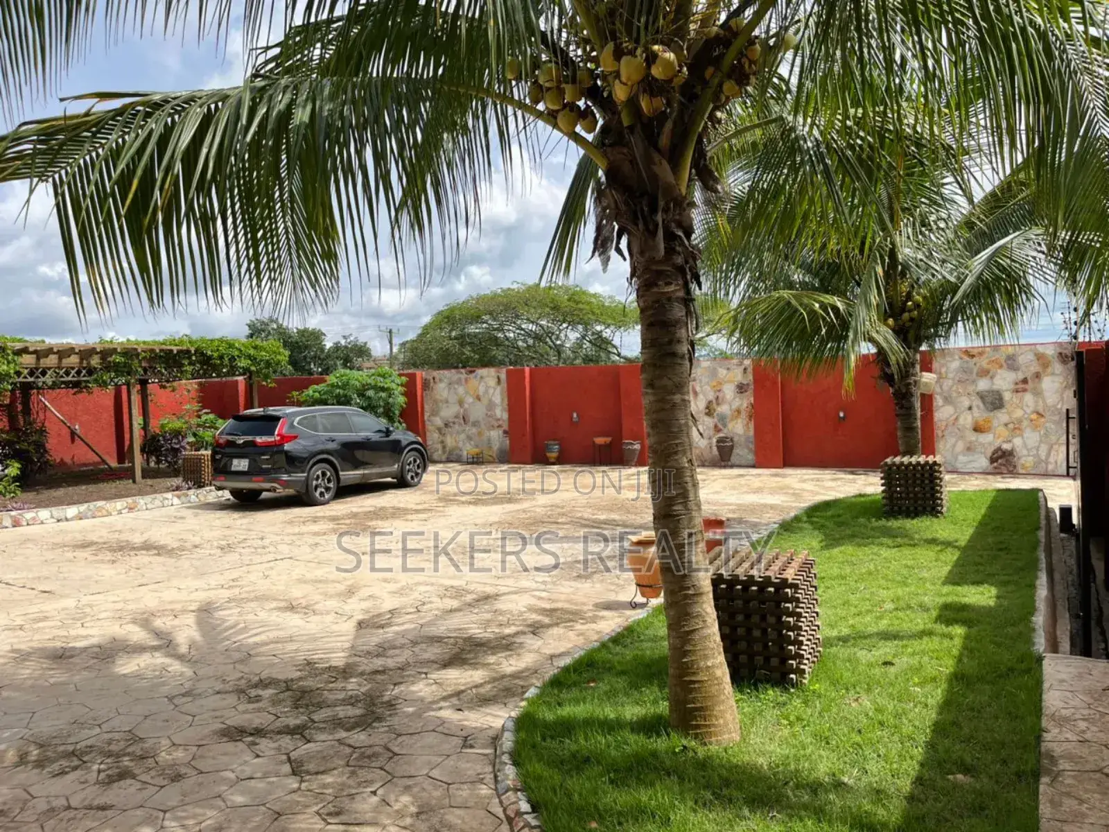 4bdrm House in Seekers Realty, Aburi for sale in Aburi