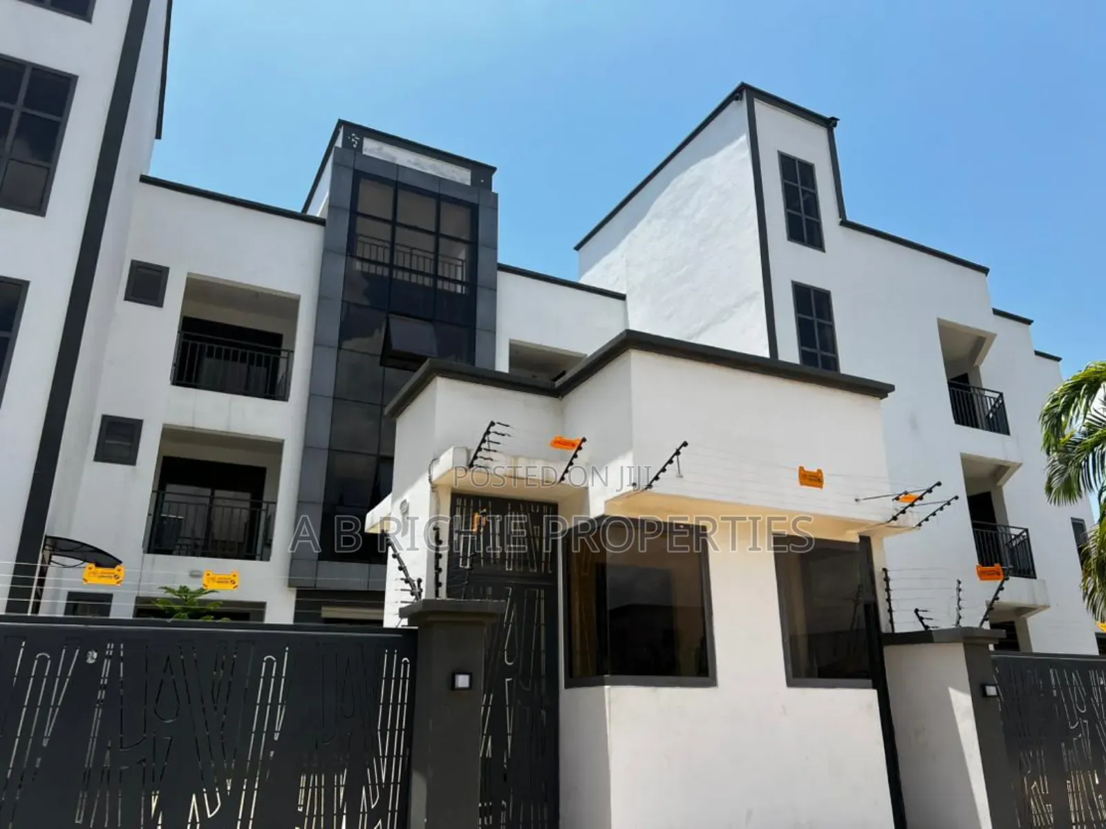 2bdrm Apartment in Ab Richie Properties, Baatsona Total for rent in Baatsona Total