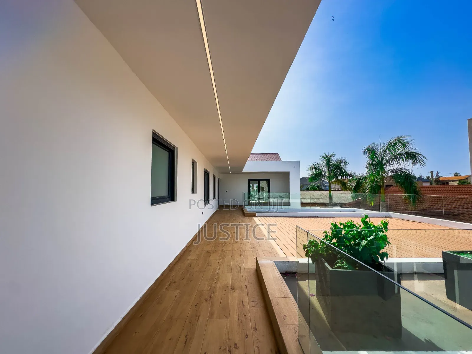 5bdrm Mansion in East Legon, American House for sale in American House