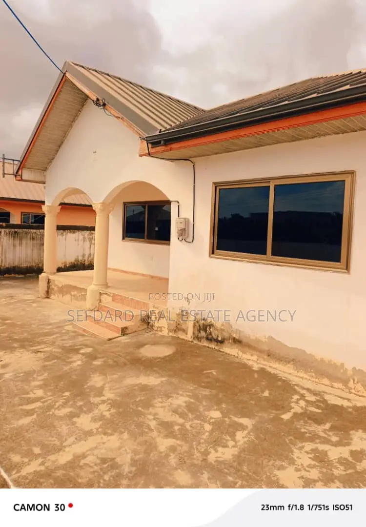 3bdrm House in Pokuase for rent in Pokuase
