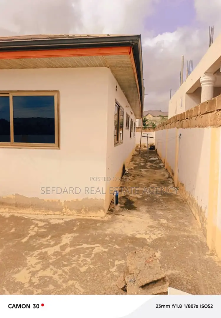 3bdrm House in Pokuase for rent in Pokuase