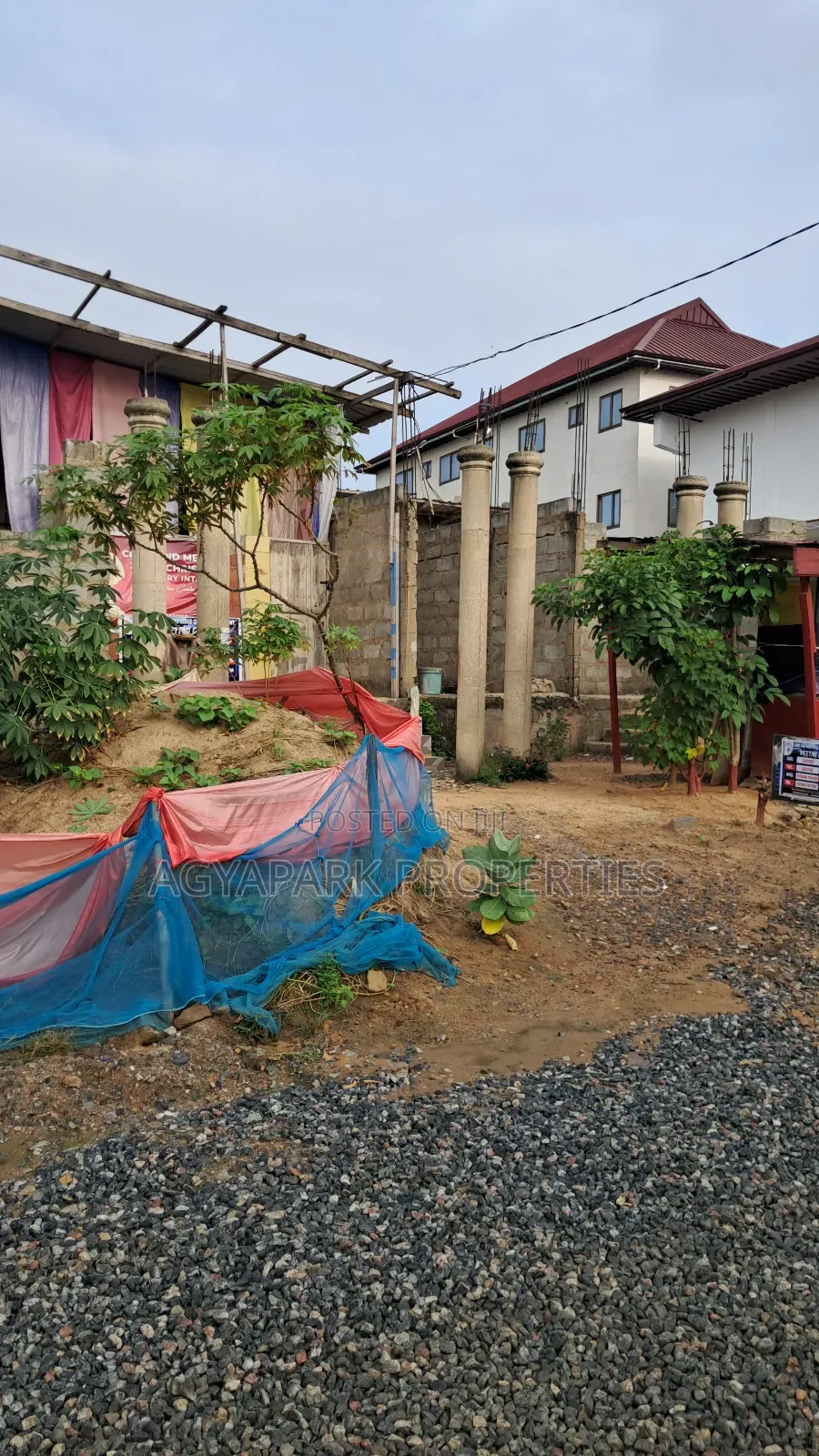 3bdrm Apartment in Amasaman Doblogono for sale in Amasaman
