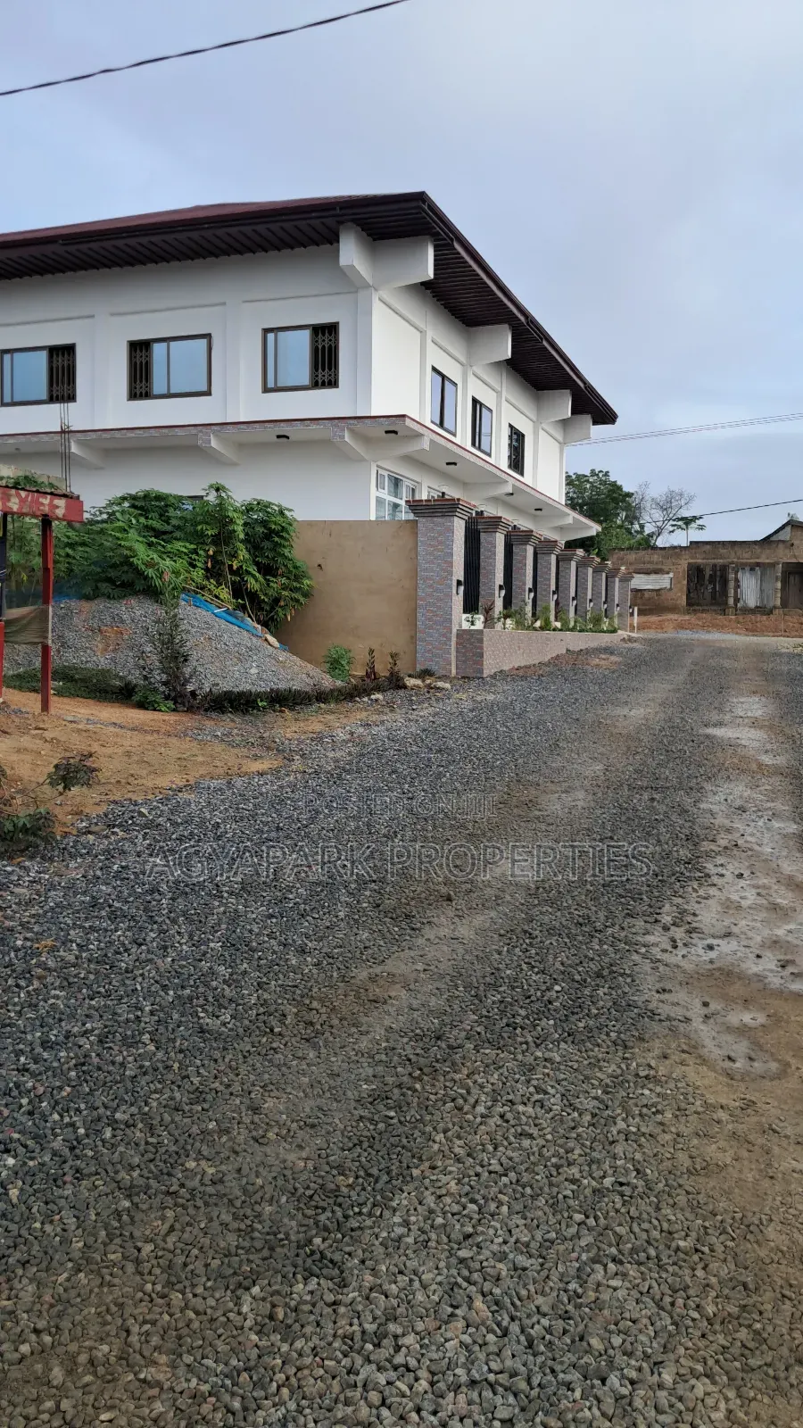 3bdrm Apartment in Amasaman Doblogono for sale in Amasaman