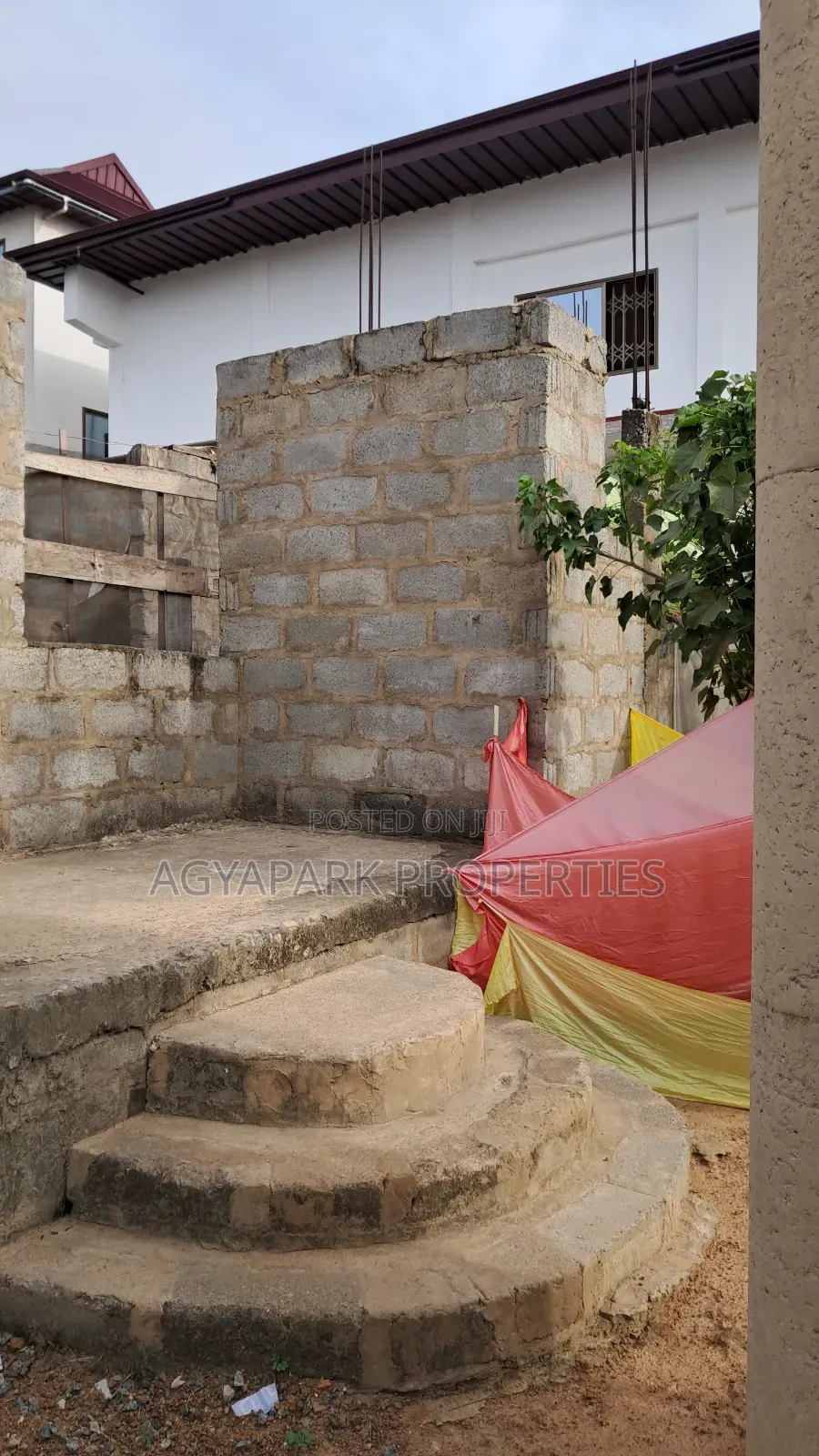 3bdrm Apartment in Amasaman Doblogono for sale in Amasaman