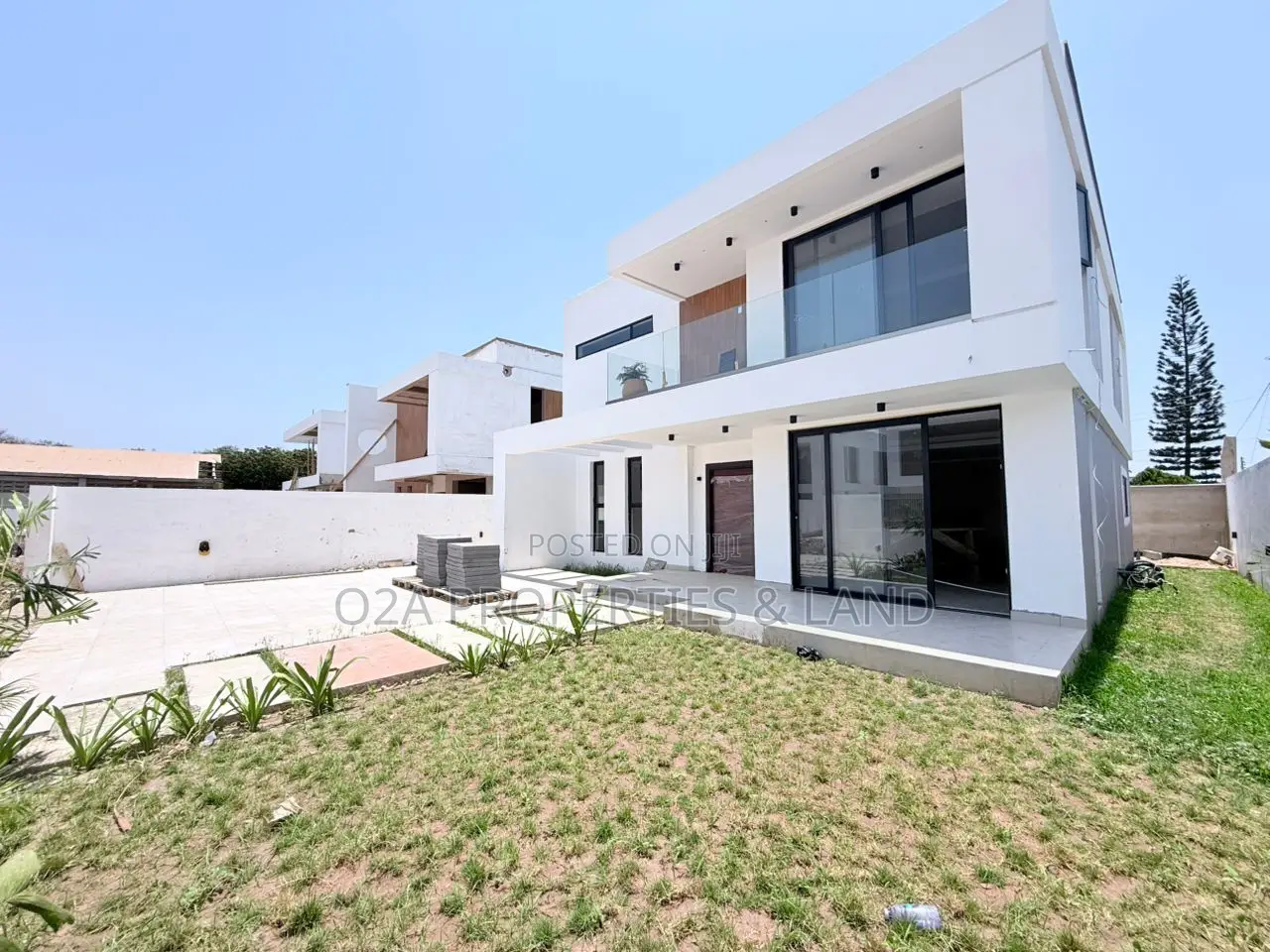 3bdrm House in East Airport for sale in Airport Residential Area