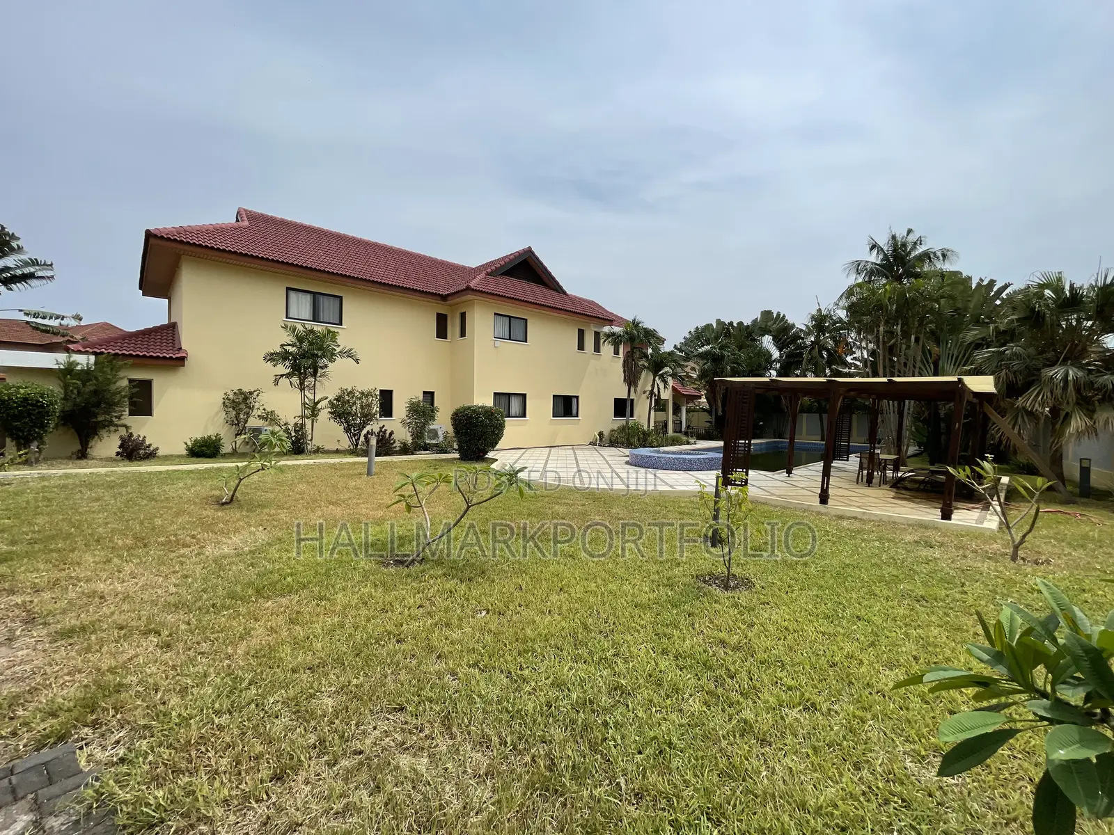 Furnished 5bdrm Mansion in Trasacco Phase 1, East Legon for rent in East Legon