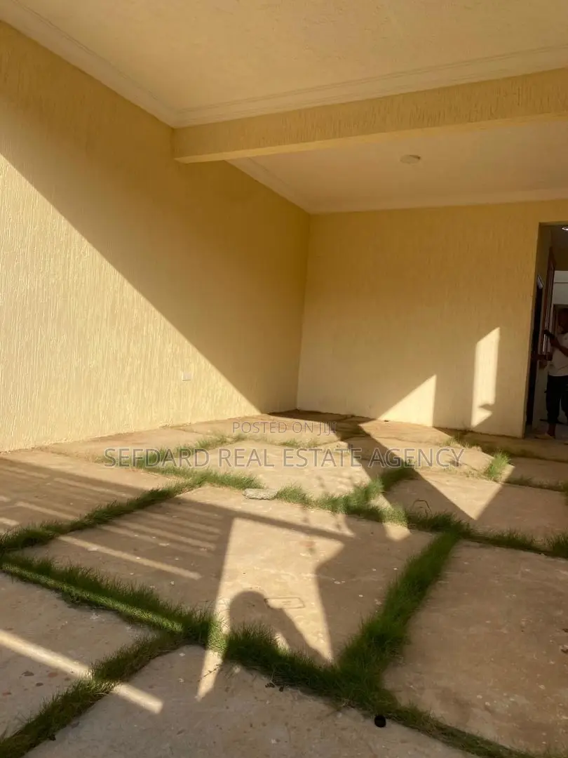 2bdrm Duplex in Achimota for rent in Achimota