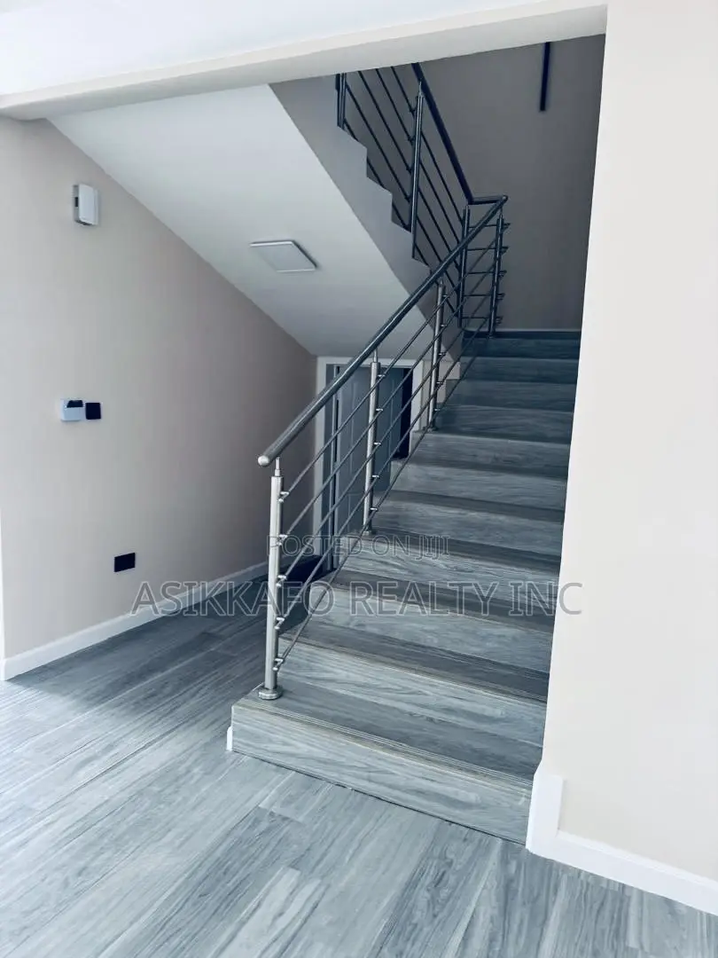 3bdrm Duplex in East Airport, Tseaddo for rent in Tseaddo