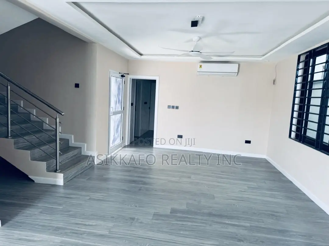 3bdrm Duplex in East Airport, Tseaddo for rent in Tseaddo