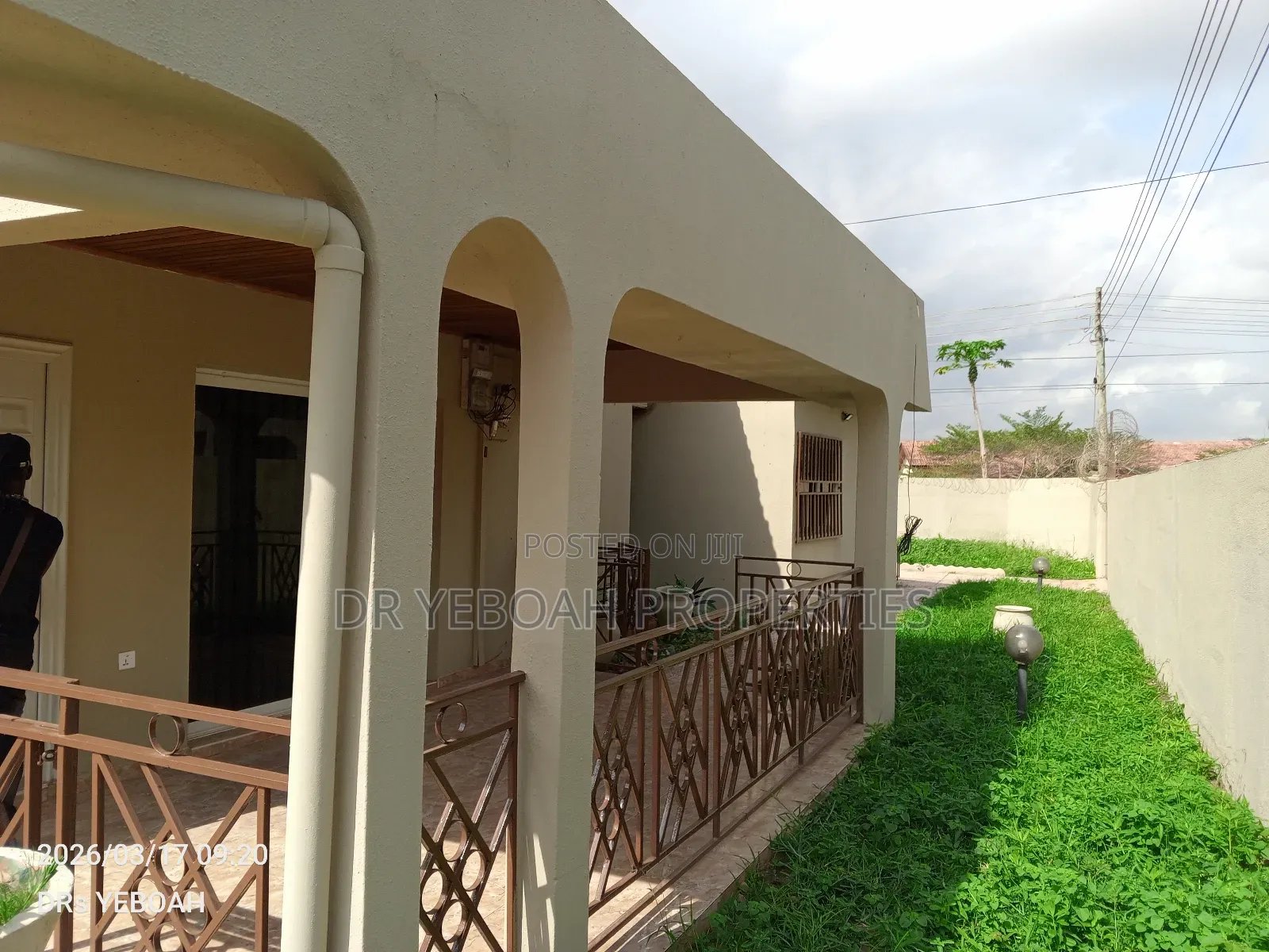 3bdrm House in Spintex:-  3 for rent in Spintex