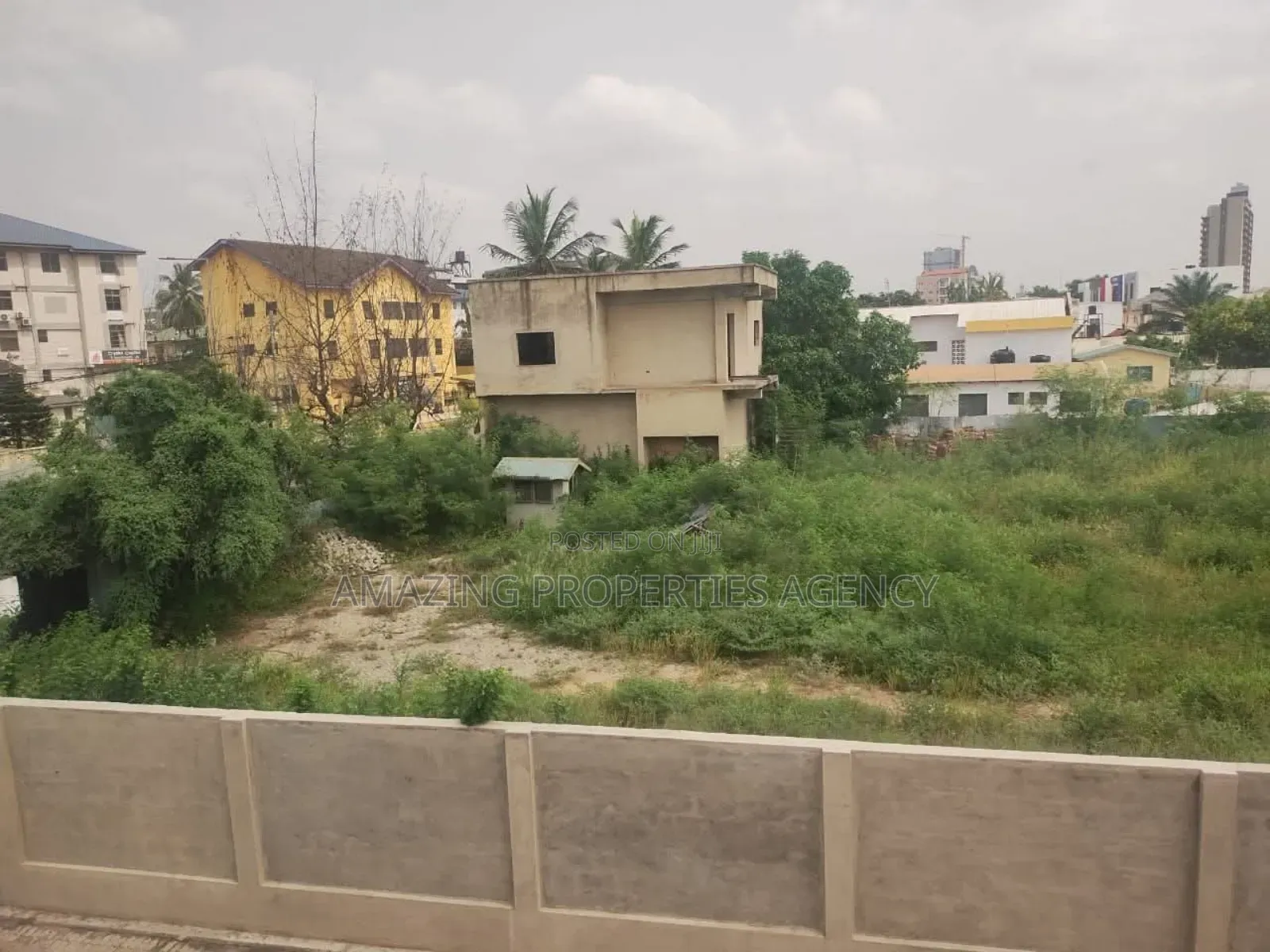 Almost 2 Plots (100ft/120ft) of Land With an Old Building Dzorwulu in Nyaho Medical Centre