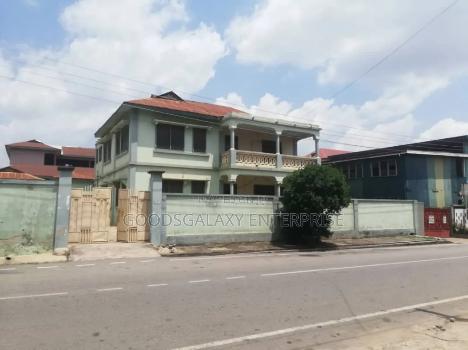 9bdrm House in Kumasi Metropolitan for sale in Kumasi Metropolitan