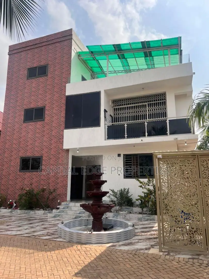 11bdrm Villa in Lakeside Community 8 for sale in Lake Side Estate