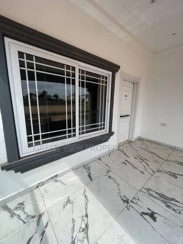 4bdrm Duplex in Lake Side Estate for rent in Lake Side Estate
