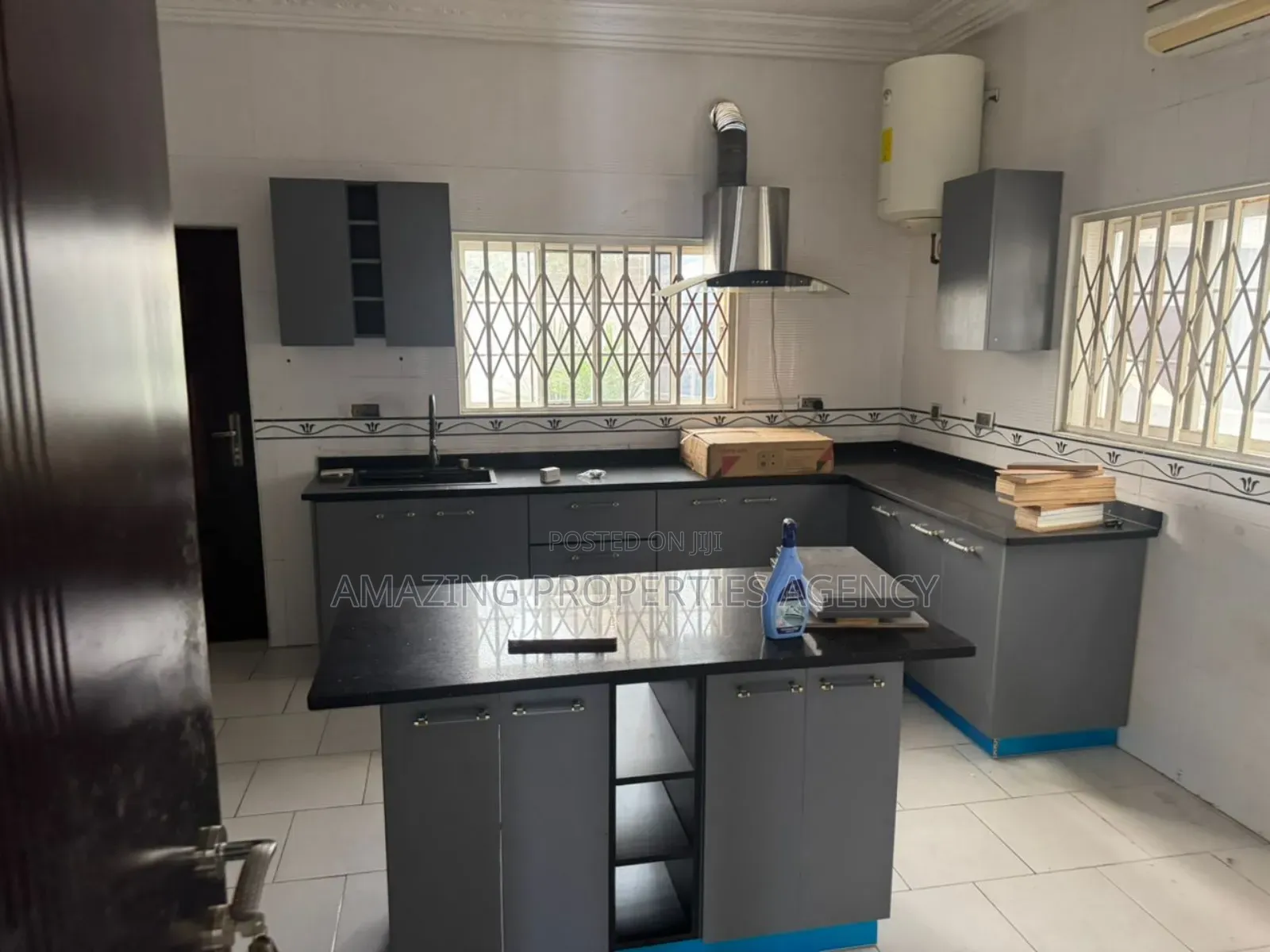 4bdrm Townhouse / Terrace in Cantonment, US Embassy Area for rent in US Embassy Area