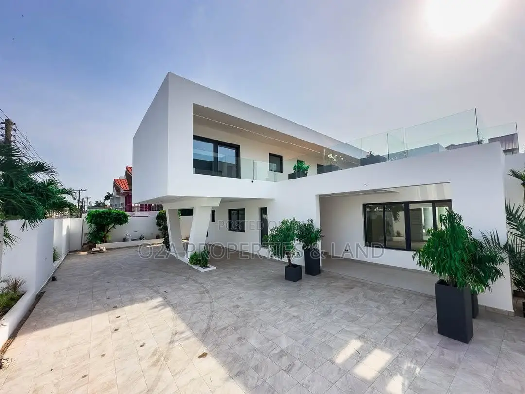 5bdrm House in East Legon, American House for sale in American House