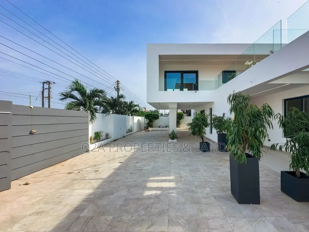 5bdrm House in East Legon, American House for sale in American House