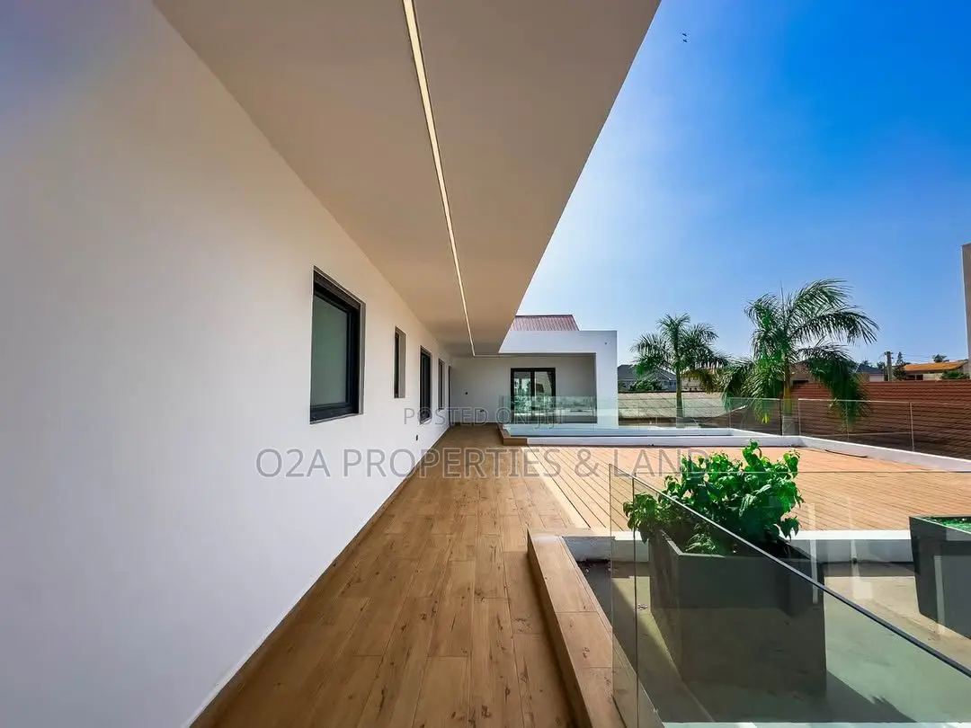 5bdrm House in East Legon, American House for sale in American House