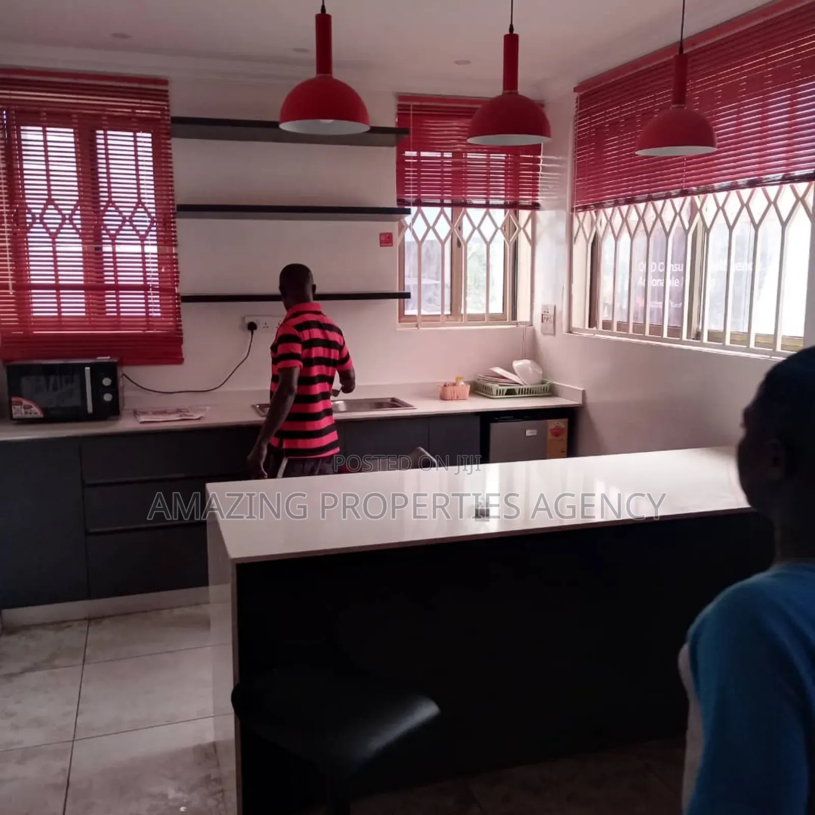 5 Bed Either 2 , Rooms Bq, in Cantonments in Acquinas