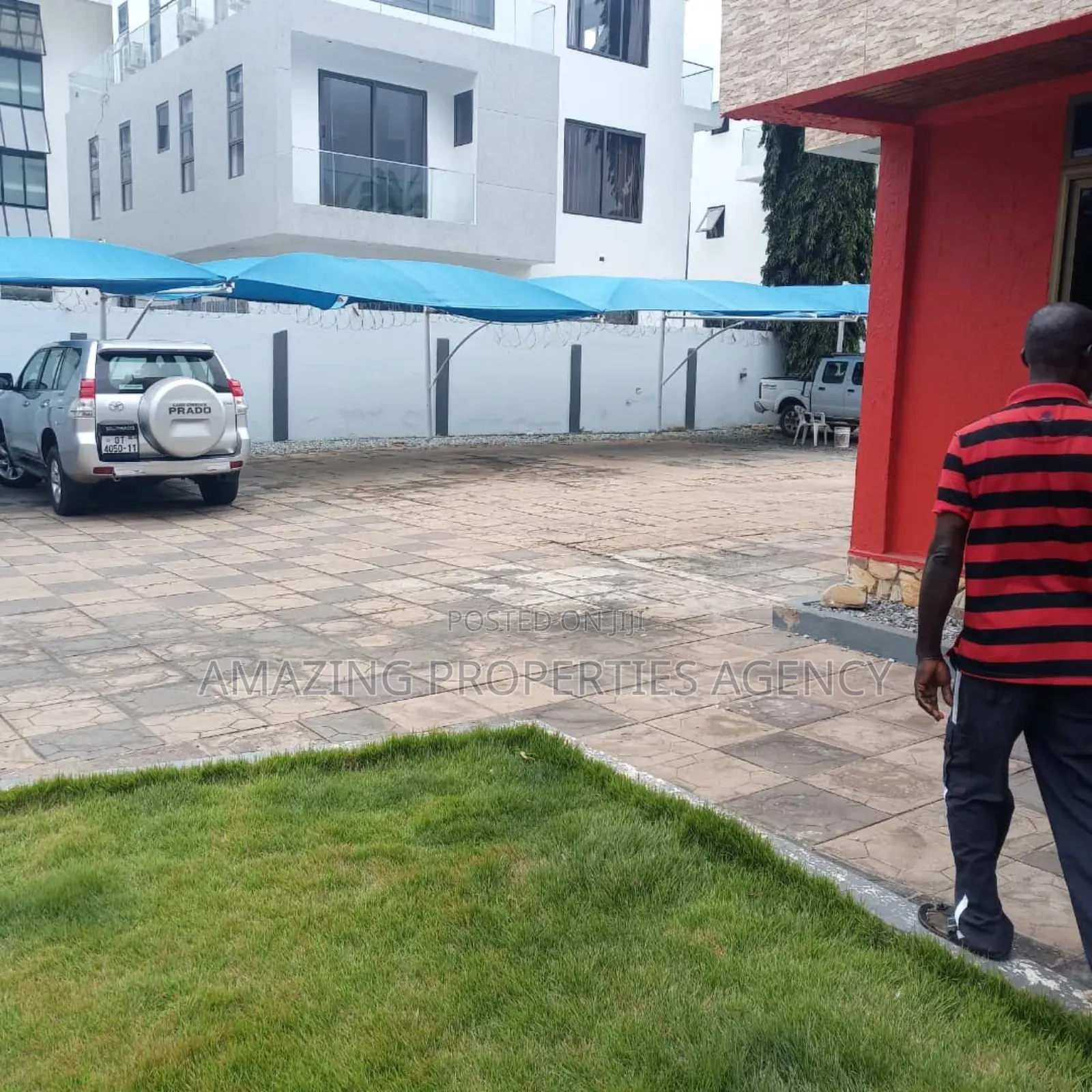 5 Bed Either 2 , Rooms Bq, in Cantonments in Acquinas