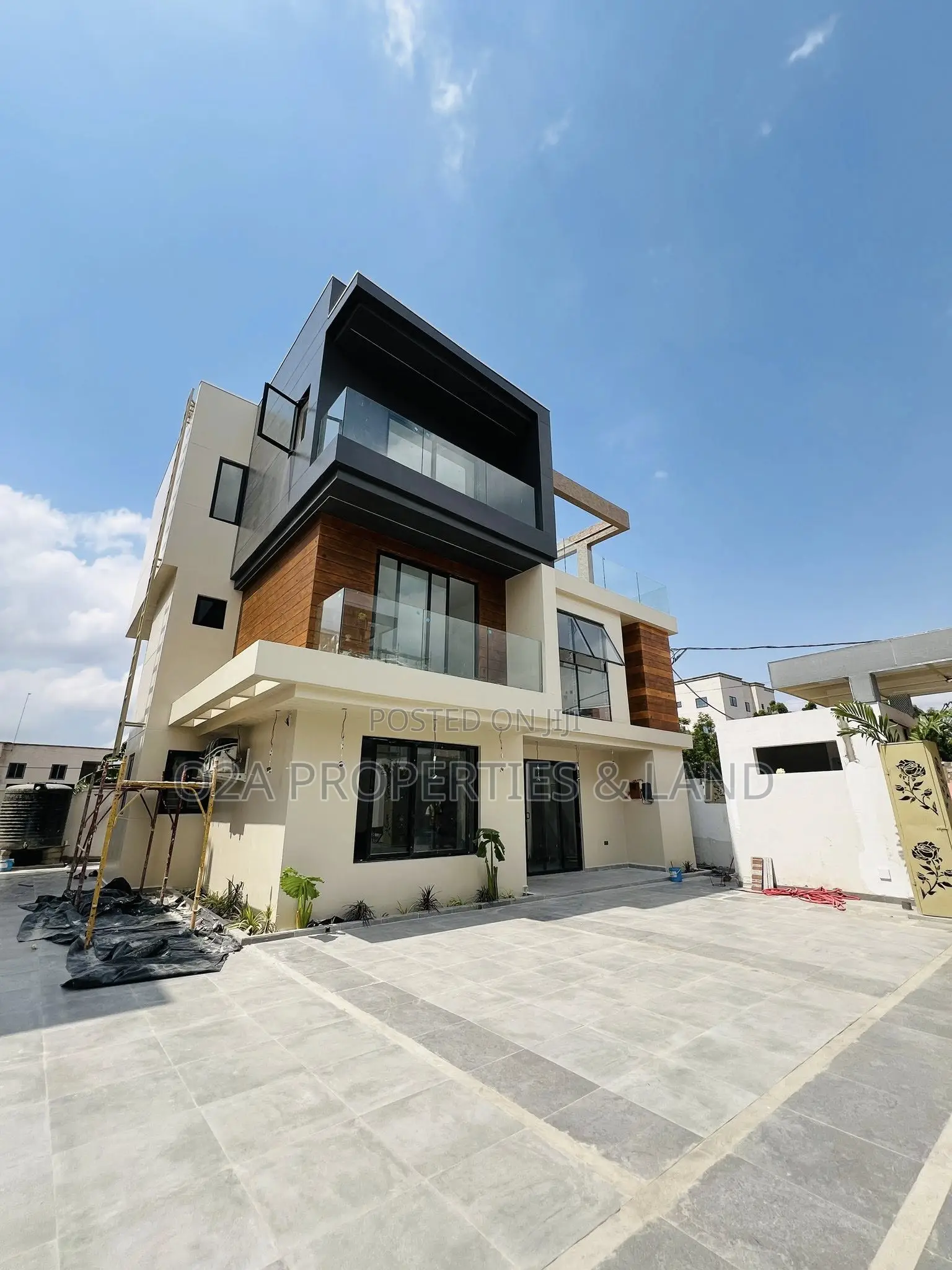 4bdrm Townhouse/Terrace in East Legon Hills for sale in New Legon