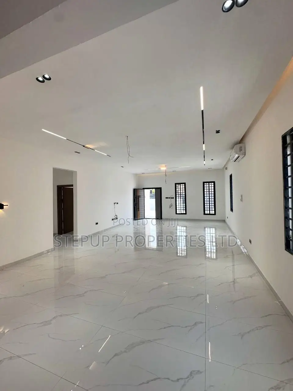 3bdrm House in Ashaley Botwe, Lake Side Estate for sale in Lake Side Estate