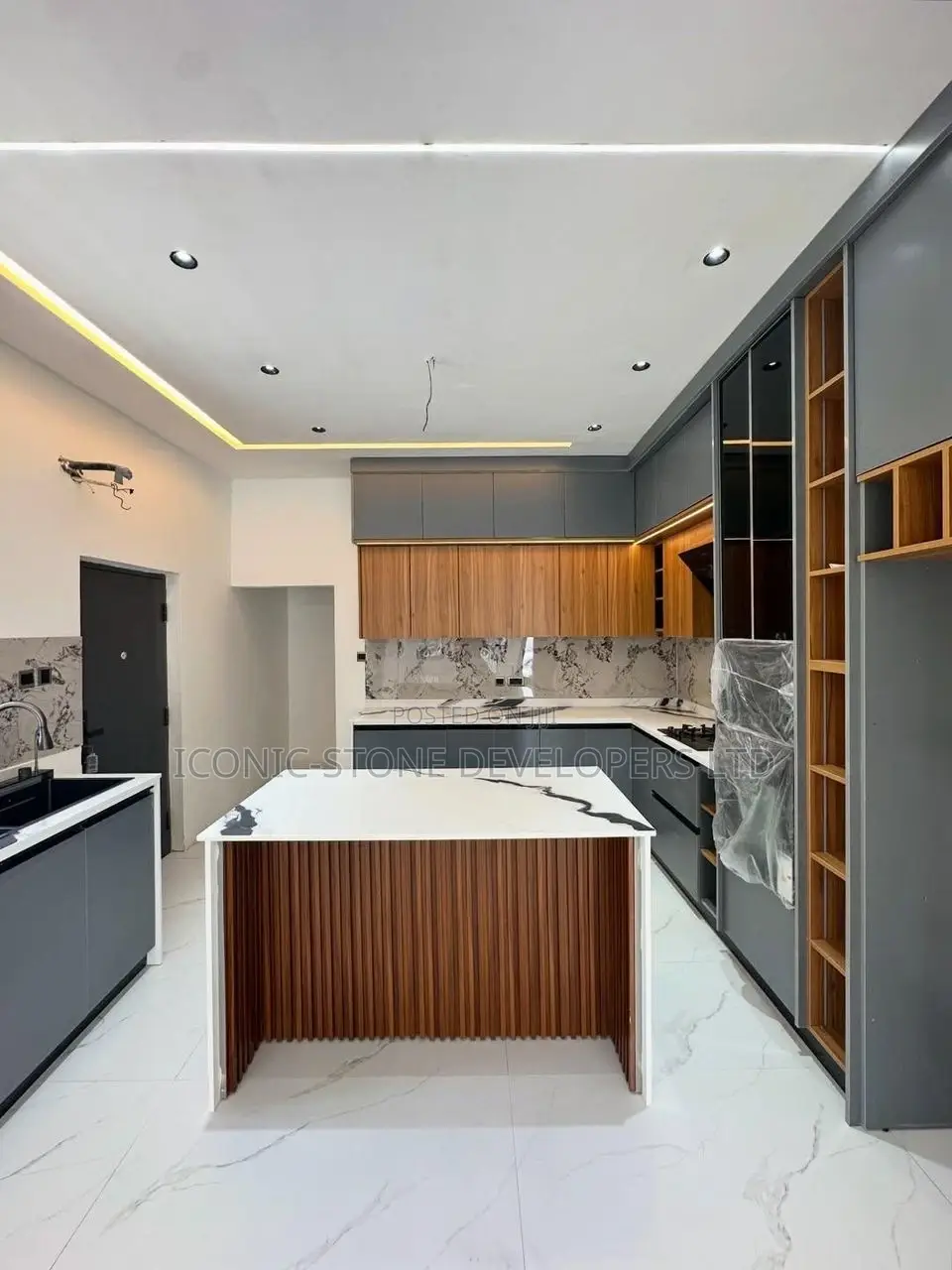 3bdrm House in Ashaley Botwe, Lake Side Estate for sale in Lake Side Estate