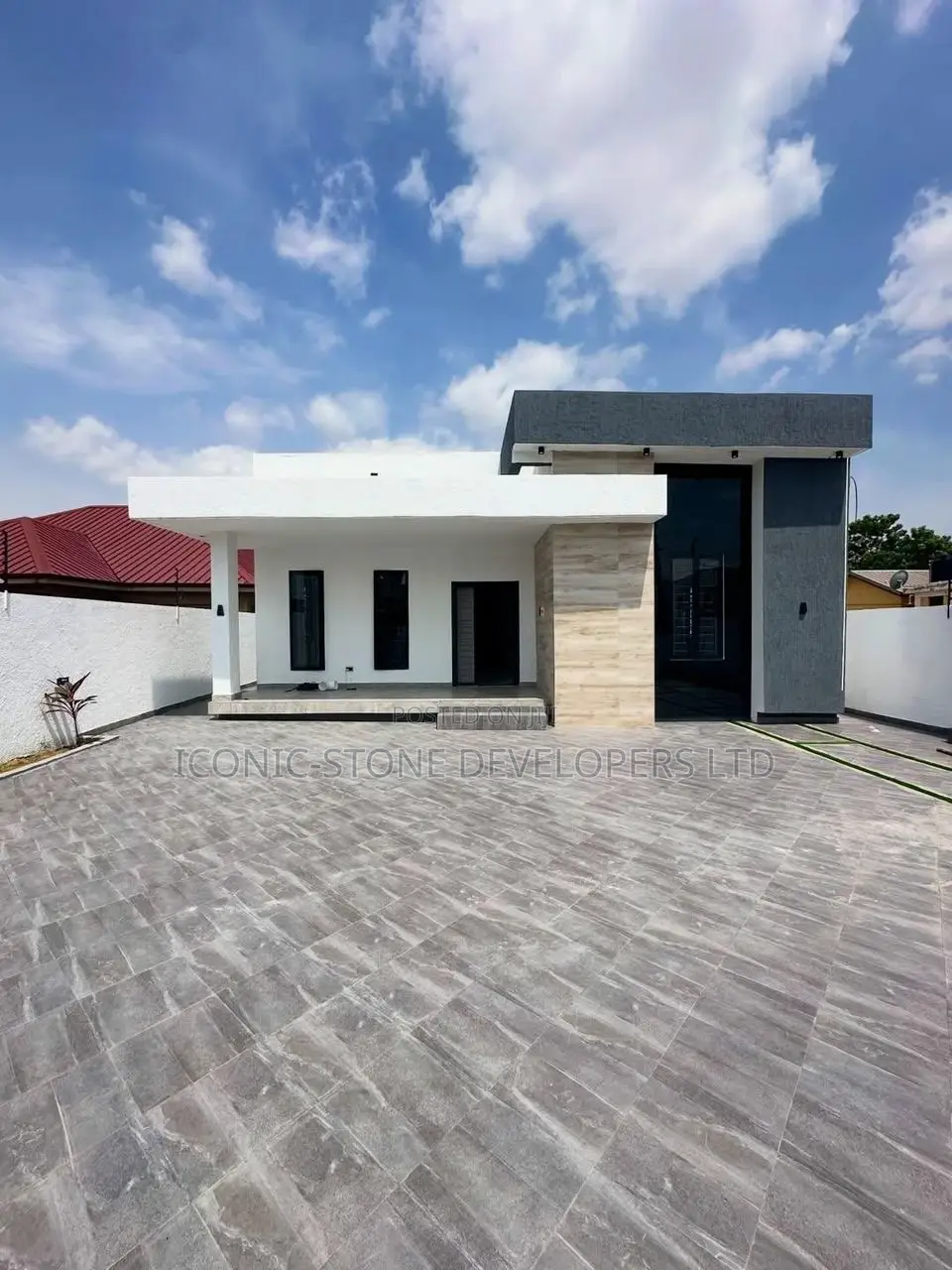 3bdrm House in Ashaley Botwe, Lake Side Estate for sale in Lake Side Estate