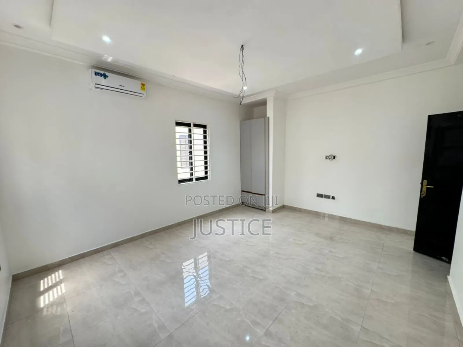 4bdrm House in Kouttan Estate, Owusu Ansah for sale in Owusu Ansah
