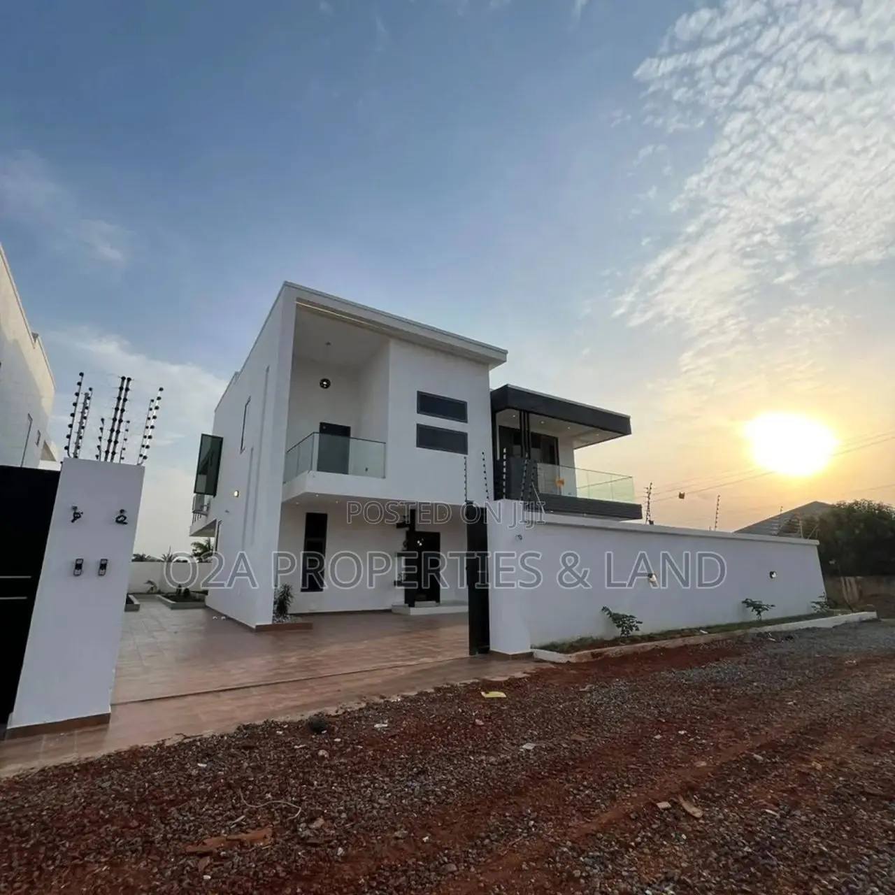 4bdrm House in Lakeside Estate for sale in Lake Side Estate