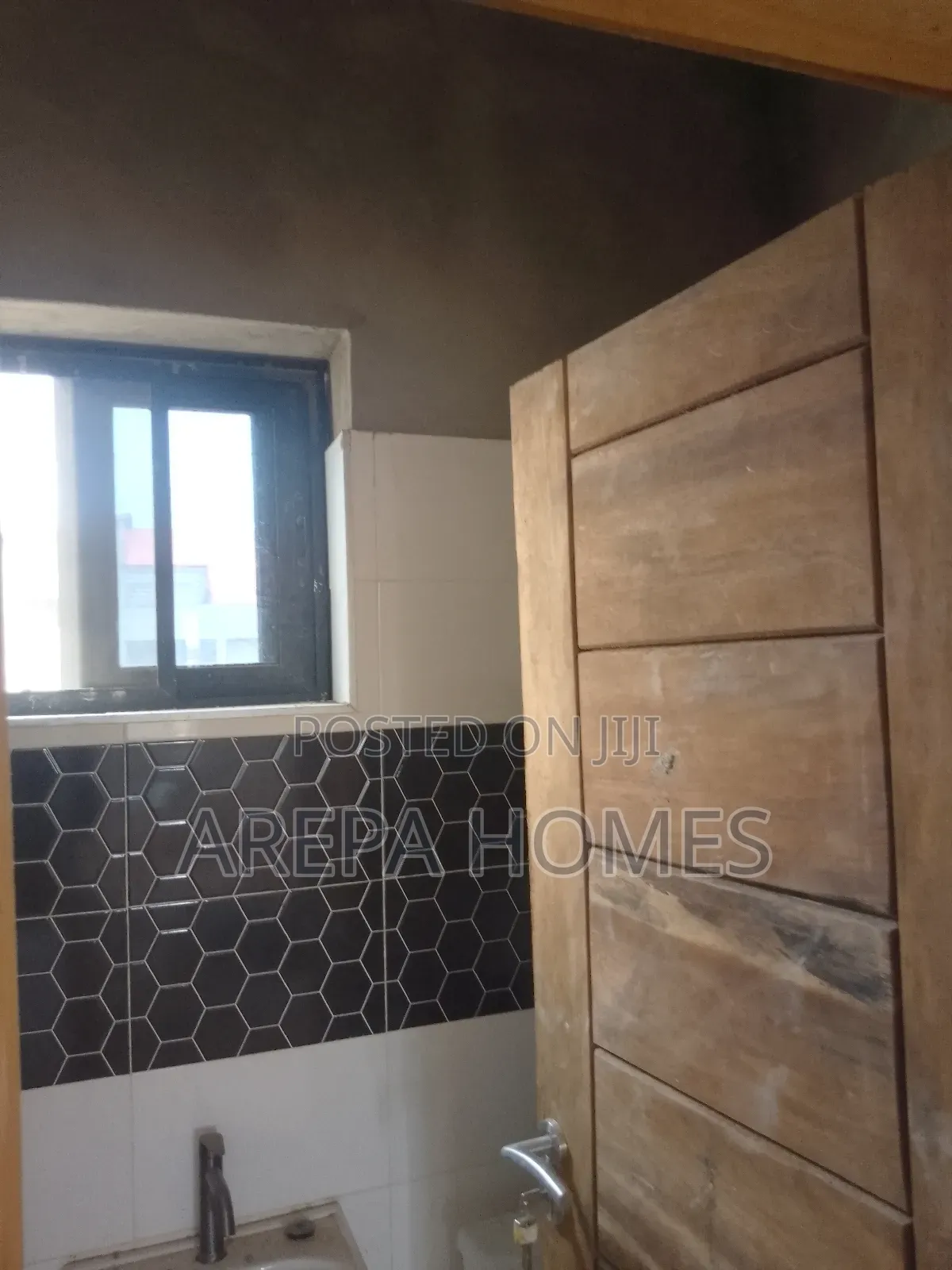 1bdrm Apartment in Arepa Homes, Madina for rent in Madina