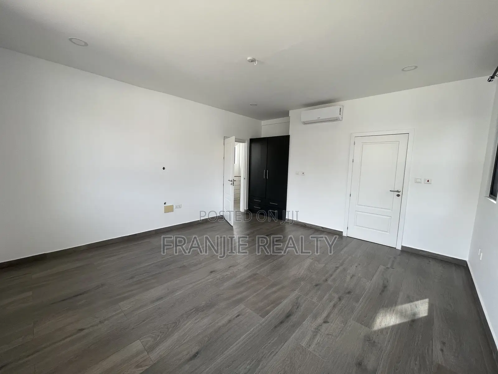 4bdrm Townhouse / Terrace in Franjie Realty, Tseaddo for rent in Tseaddo