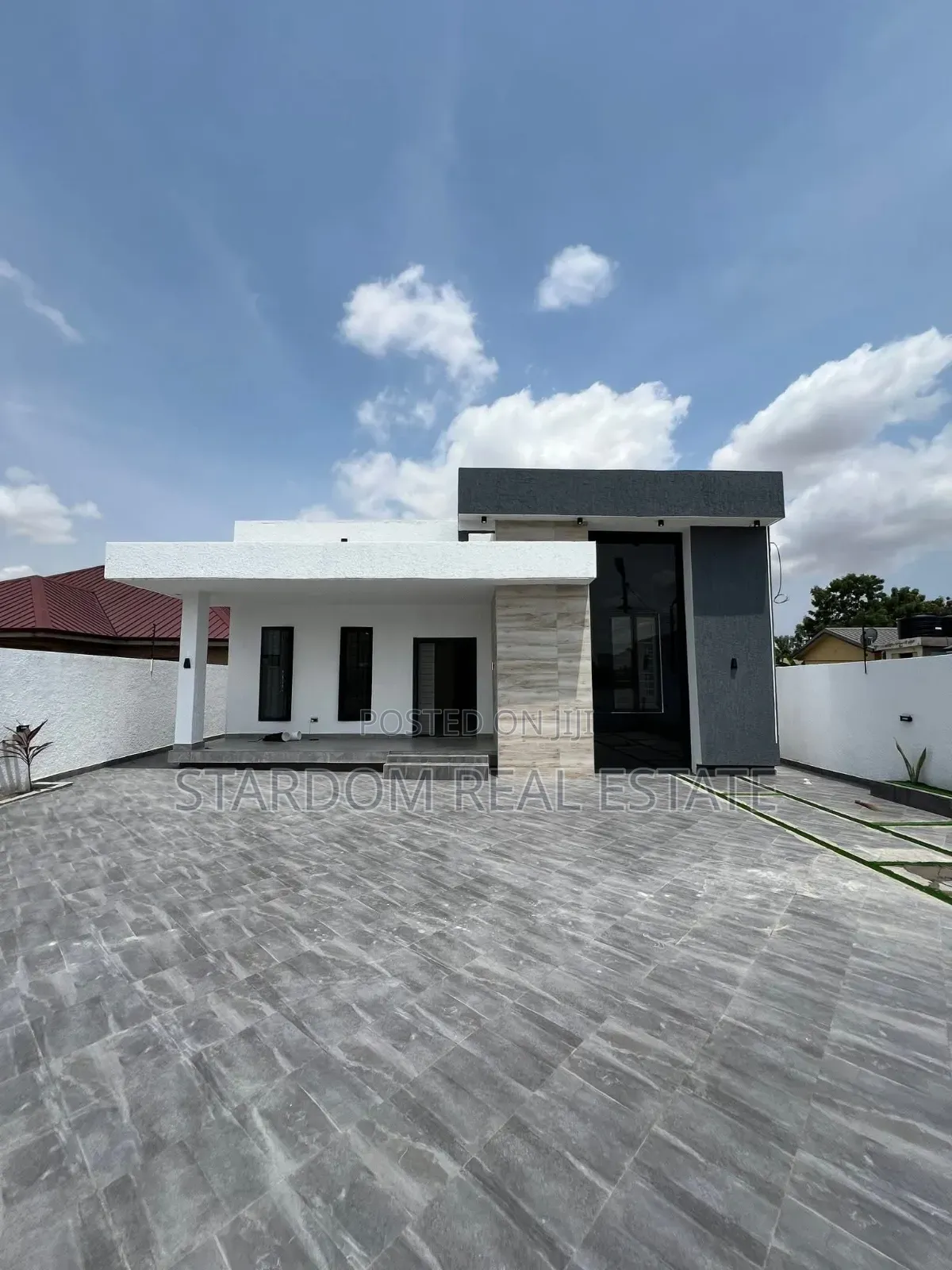 3bdrm Bungalow in Lakeside Estate for sale in Lake Side Estate