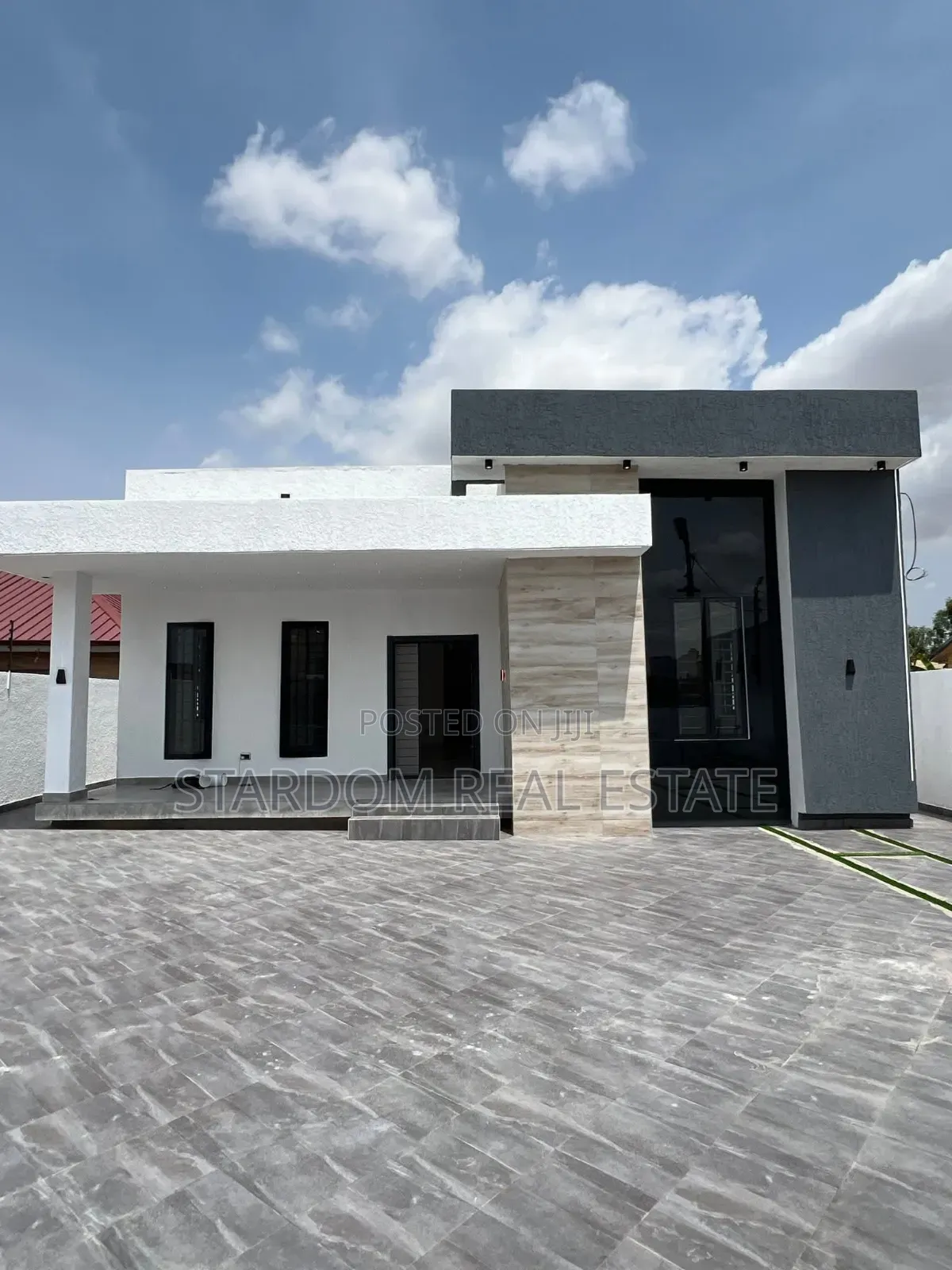 3bdrm Bungalow in Lakeside Estate for sale in Lake Side Estate